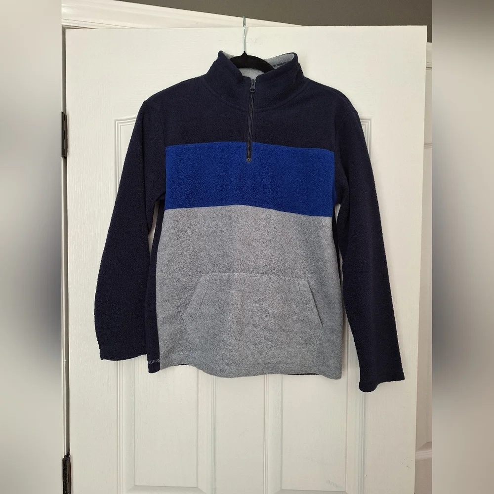 Place cozy colorblock